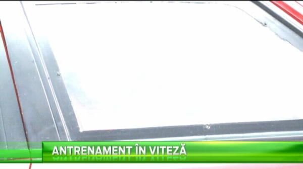 Antrenament in masina pentru bataie! Durii din ring, fratii Stoica au condus in mare viteza printre fete frumoase! VIDEO