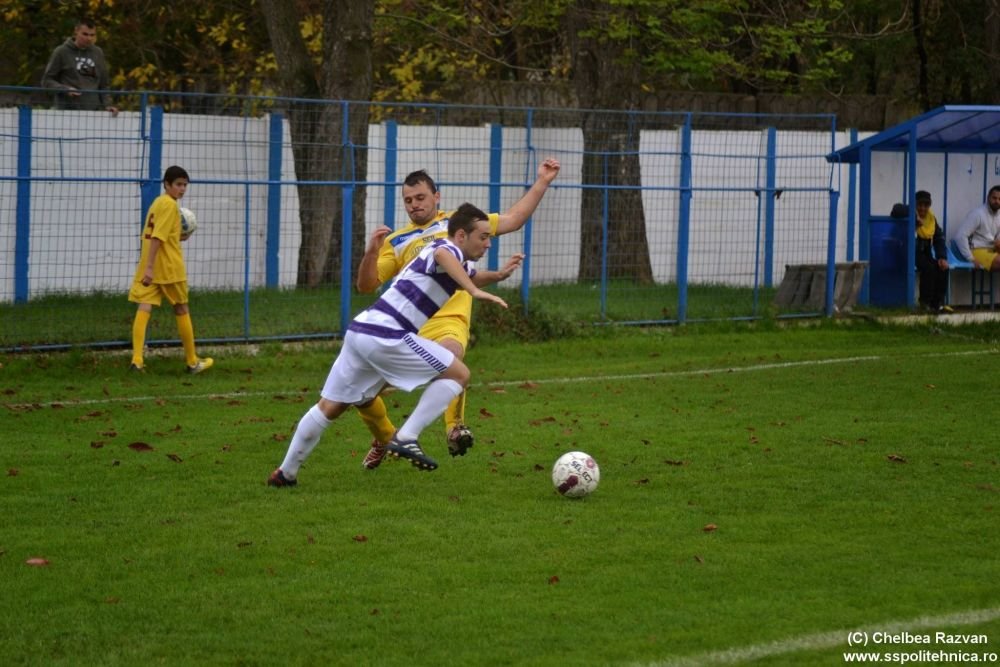 VIDEO SENZATIONAL! ASTA se intampla in liga a 4-a din Romania! Ce au facut fanii lui ASU Poli la ultimul meci_5