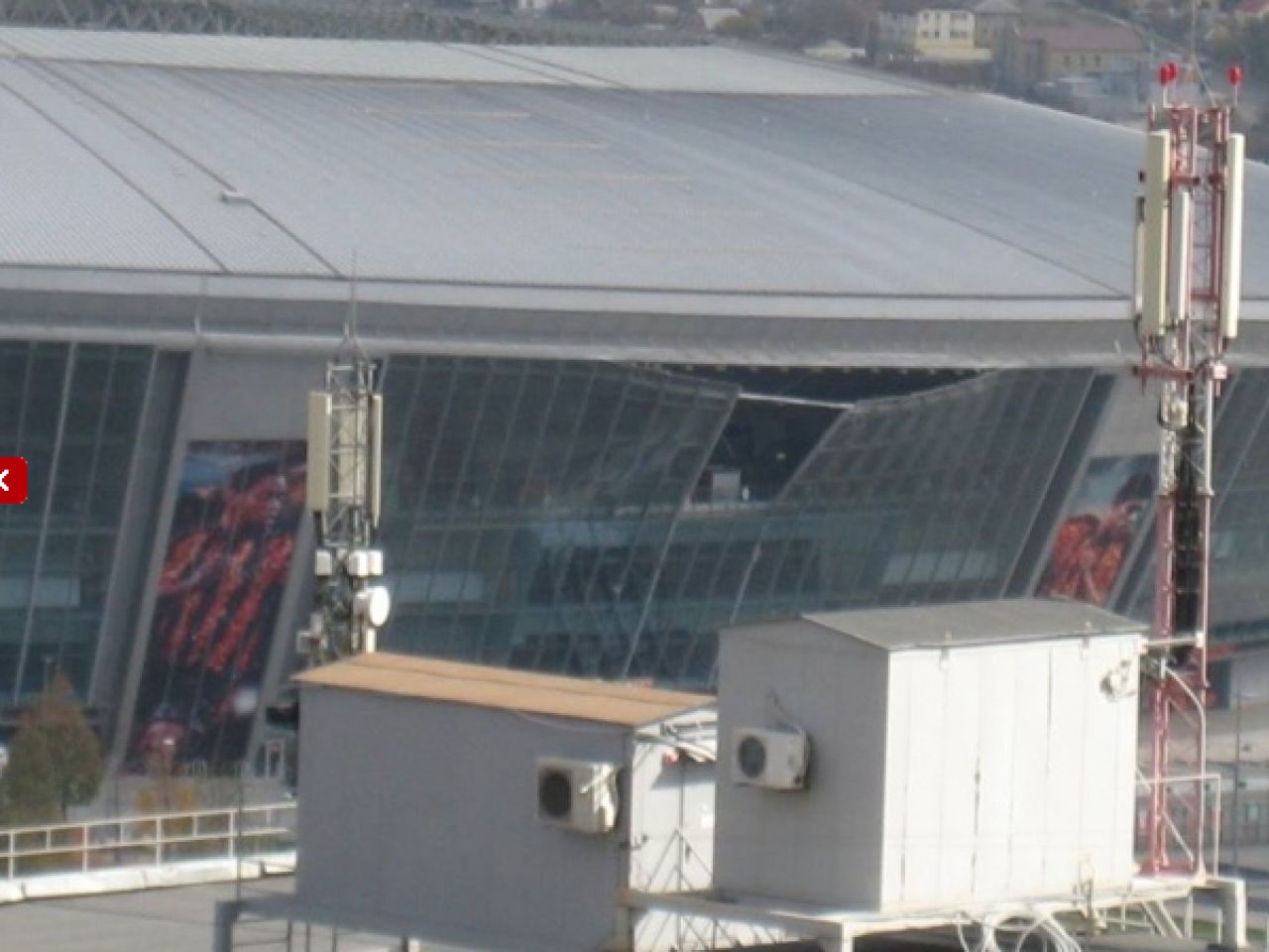 FOTO Stadionul lui Sahtior a fost BOMBARDAT din nou! Arena de 200 de milioane a lui Ahmetov devine o RUINA! _3