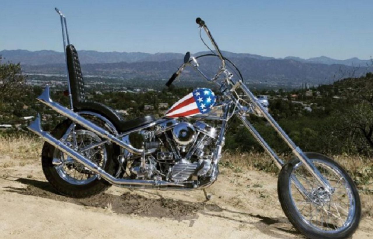Un Harley Davidson a fost vandut la licitatie cu 1.350.000$, cel mai scump motor din toate timpurile! Cine l-a condus inainte:_1