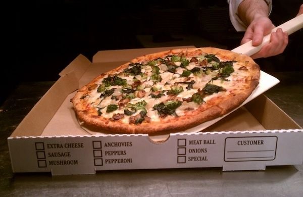 HEALTH & FITNESS | Ce pericol imens risti cand comanzi pizza! Care e PROBLEMA care iti poate afecta sanatatea: