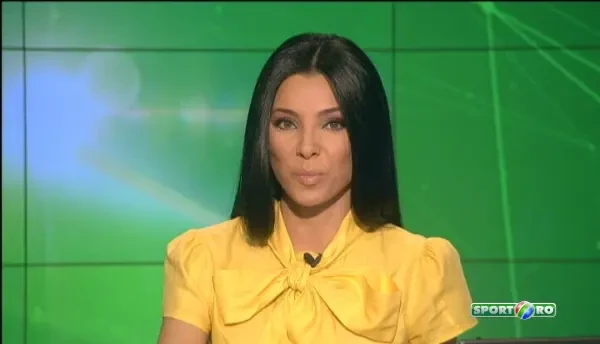 Isi face vant spre medalii cu ... evantaiul. O romanca e campioana mondiala la wushu. De 15 ani se antreneaza cu evantaiul. Au inspirat-o si filmele cu Bruce Lee, Jackie Chan si Jet Li.