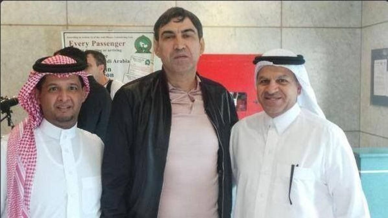 Piturca a ajuns la Jeddah, SEICII au sarit pe el pentru poze! VIDEO: primele imagini cu Piti in Arabia Saudita_8