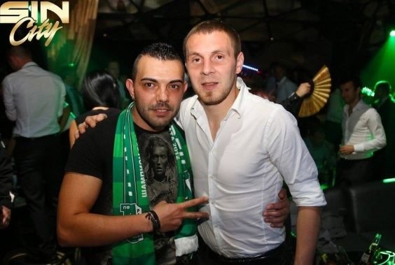 Petrecere nebuna cu Moti dupa victoria unica a lui Ludogorets in Grupele Ligii. 10 sticle de sampanie, animatoare si catuse. FOTO_9