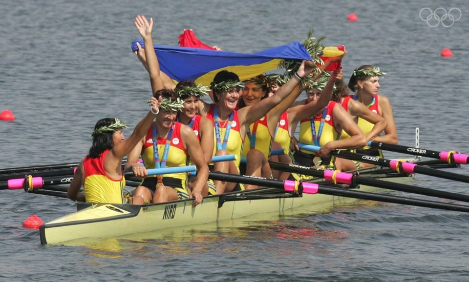 Campionii Romaniei i-au facut o petrecere surpriza Elisabetei Lipa la muzeul olimpicilor! VIDEO