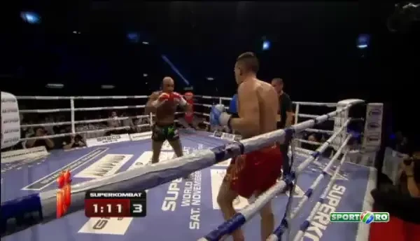 KO BRUTAL din intoarcere incasat de un englez! Kongolo l-a pulverizat pe britanicul Bates in Gala LK "KO in ADN"