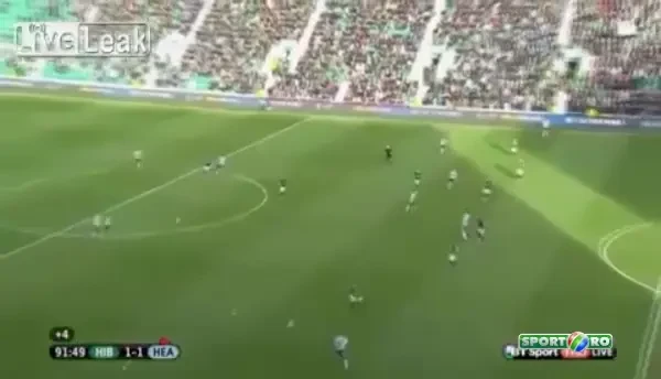 Era minutul 90 si echipa lui era condusa! Un fotbalist si-a luat inima in dinti si a sutat de la 35 de metri! Golul ZILEI: VIDEO