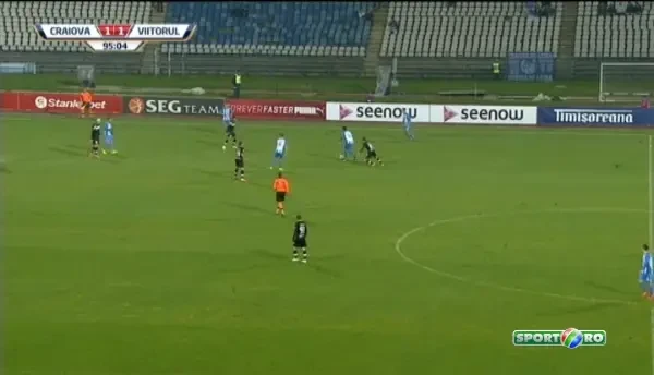 Momente HORROR la meciul dintre Craiova si Viitorul! Bancu si-a rupt piciorul si a fost luat cu ambulanta! ATENTIE IMAGINI DURE