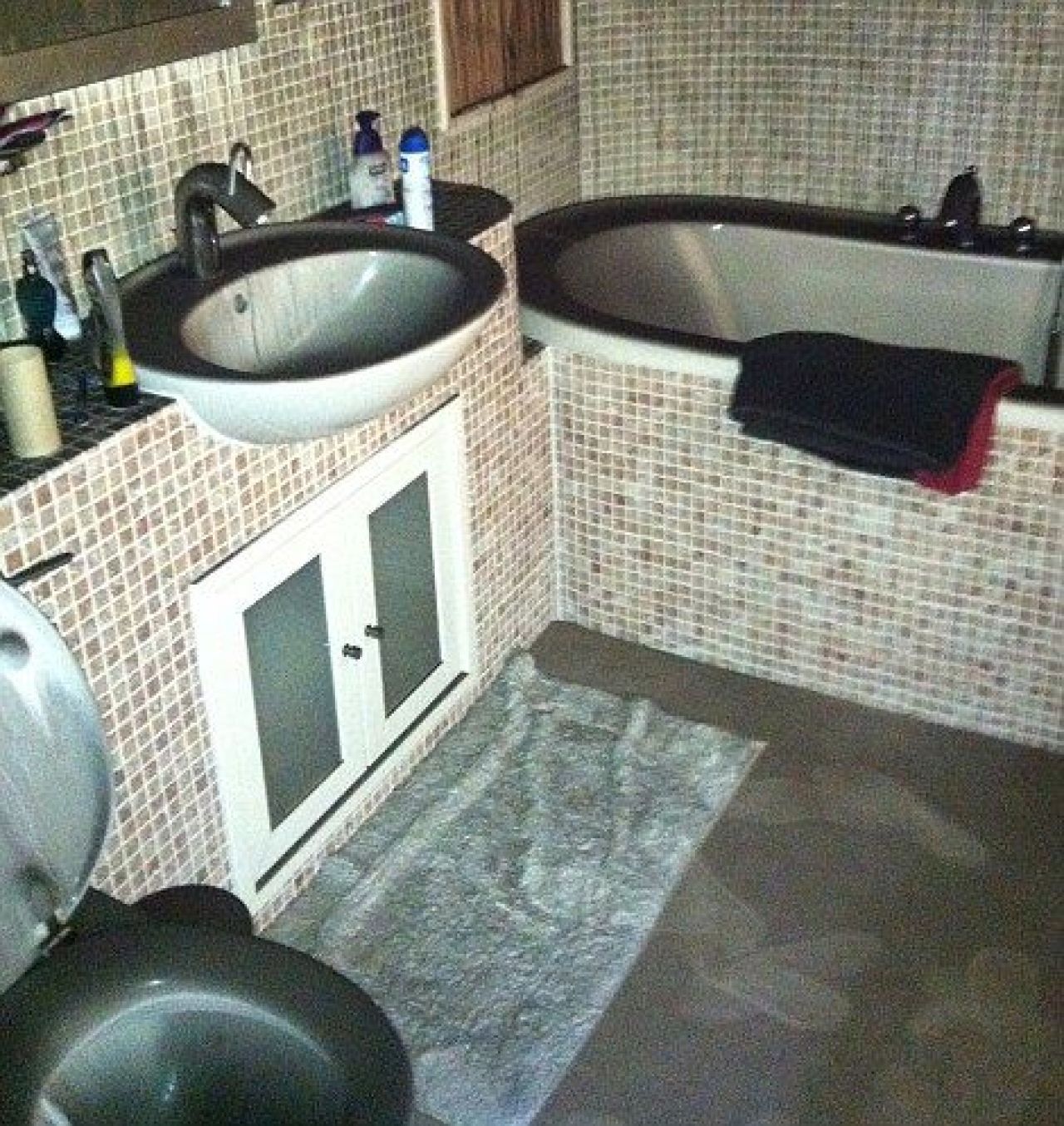 Au aparut imagini cu vila INCENDIATA de Balotelli cu artificii! Cum a ajuns sa arate o casa de 3,5 milioane de euro! FOTO_9