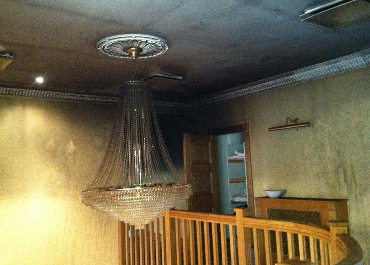 Au aparut imagini cu vila INCENDIATA de Balotelli cu artificii! Cum a ajuns sa arate o casa de 3,5 milioane de euro! FOTO_11