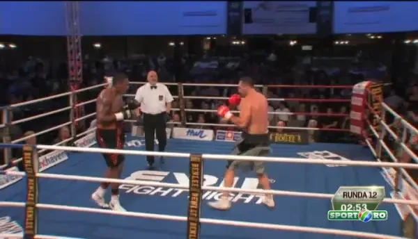 Momentul in care un GIGANT de 1,95 a fost pus la PODEA de Ciocan! Victorie SENZATIONALA, visul Klitschko e aproape! VIDEO