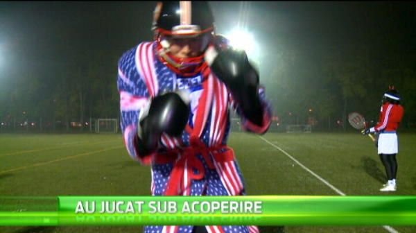O repriza de rugby si una de fotbal american. La concurenta cu Steaua - Dinamo, in Bucuresti a avut loc un meci inedit
