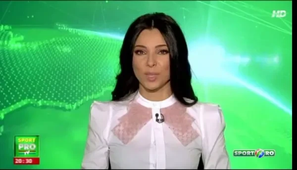 Ce face aceasta gimnasta e absolut IREAL! Numarul ei pe sarma e unic