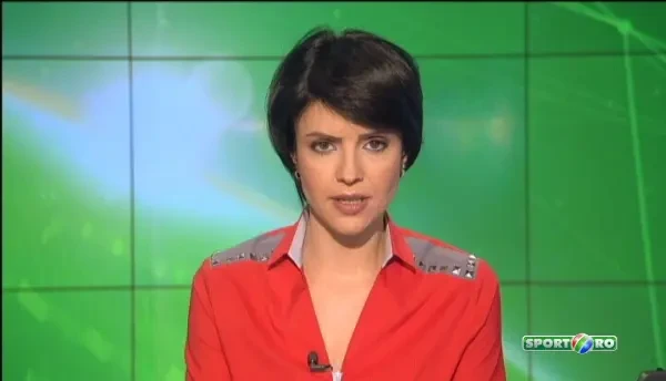 A adus morti, astia sunt mortii vii pe pamant! Scene incredibile in Giulesti in clipa in care fanii l-au vazut pe Moraru. VIDEO