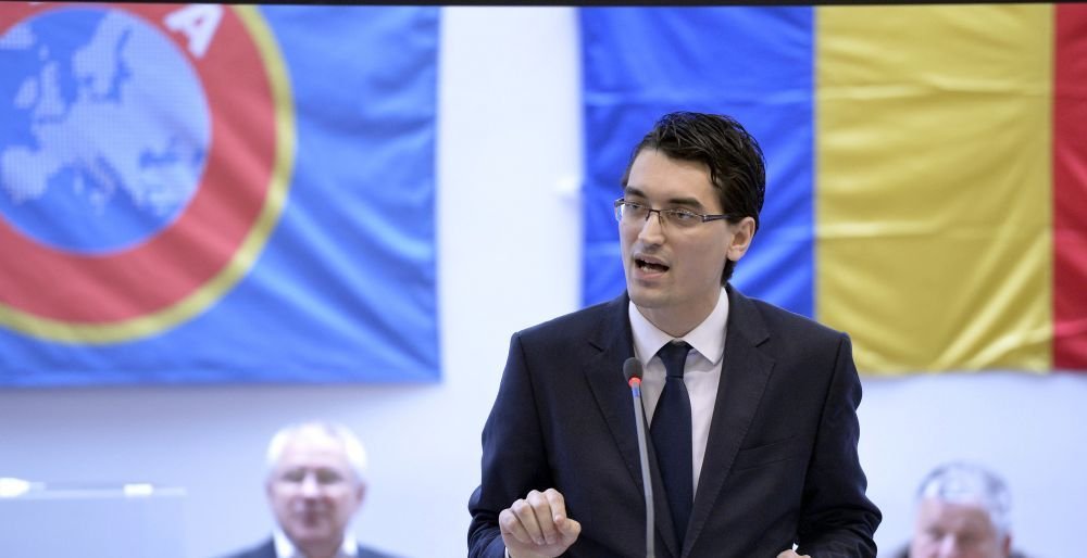 Burleanu: Imi dau demisia daca se dovedeste ca am castigat financiar din plecarea lui Piturca! Nu am pierdut nimic ca a plecat! &nbsp;