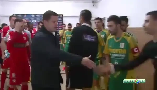 Faza care nu s-a vazut la TV! Efectul cotului criminal al lui Muresan! Ce s-a intamplat dupa: Baieti! Atentie maxima, da? VIDEO