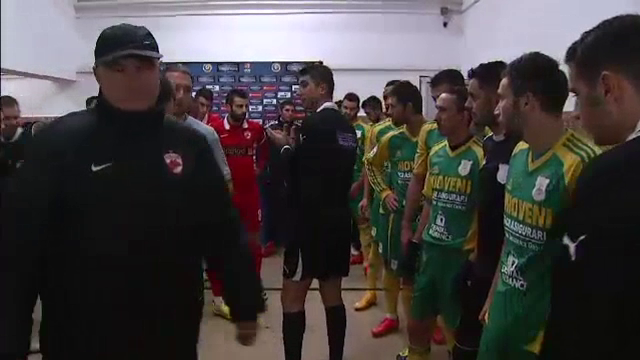 Faza care nu s-a vazut la TV! Efectul cotului criminal al lui Muresan! Ce s-a intamplat dupa: Baieti! Atentie maxima, da? VIDEO