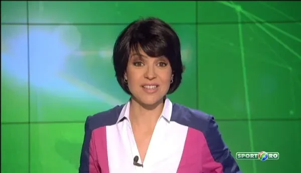 Mii de oameni isi fac poze cu cea mai ciudata masina. Este cu susul in jos si e facuta de un mecanic