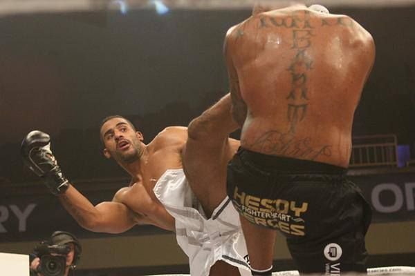 ACUM pe Sport.ro: Gala GLORY in care Benny Adegbuyi se bate cu Hesdy Gerges!_2