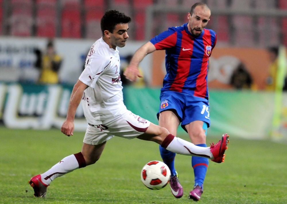Il mai tii minte pe Rui Duarte, fotbalistul care venea la reunirea Rapidului cu...o luna de intarziere? :) Ce a ajuns sa faca: