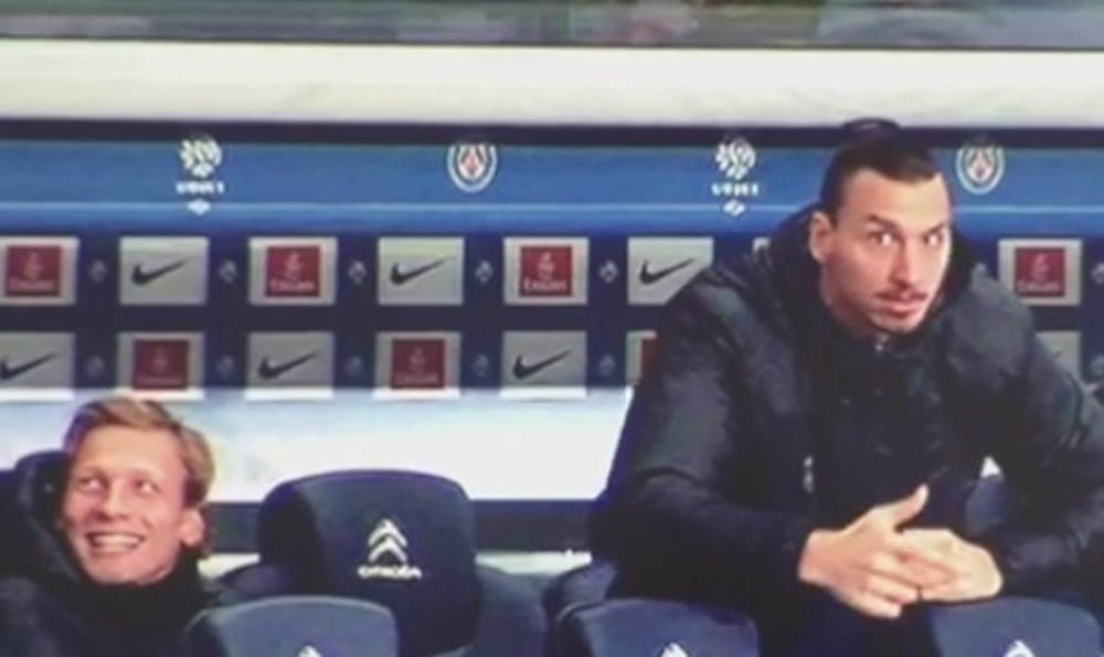 Farsa geniala a lui Zlatan pe banca lui PSG. Toata lumea a inceput sa rada! Ce i-a facut medicului. VIDEO