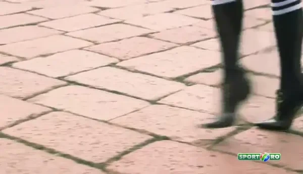 SENZATIONAL! Jucatorii Milanului se intrec cu un Audi R8 pe strazile din Milano! VIDEO