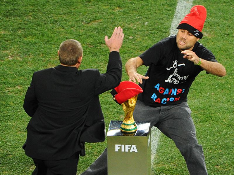 Povestea incredibila a lui Jimmy Jump, omul care a intrerupt zeci de meciuri: Sunt falit, nu mai am niciun ban