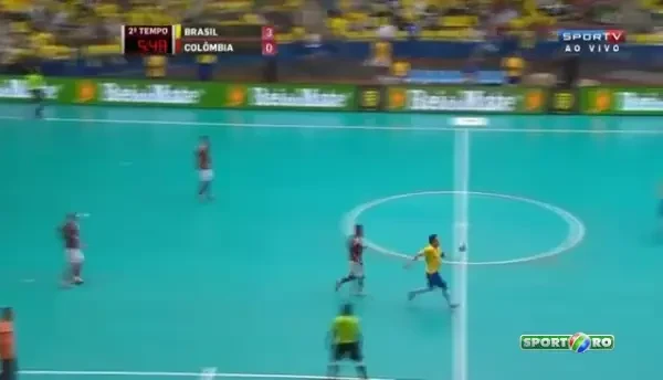 Zeul fotbalului in sala revine cu un dribling SENZATIONAL! Nici Ronaldinho nu reusea asa ceva! VIDEO