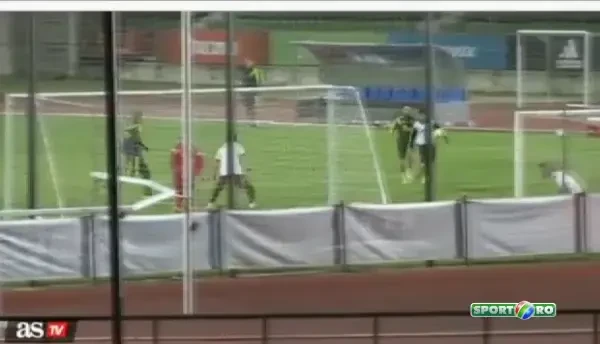 Dublu sau NIMIC! :) Faza de senzatie facuta la antrenamentul Spaniei! Ziaristii au mers de urgenta la gardul despartitor! VIDEO