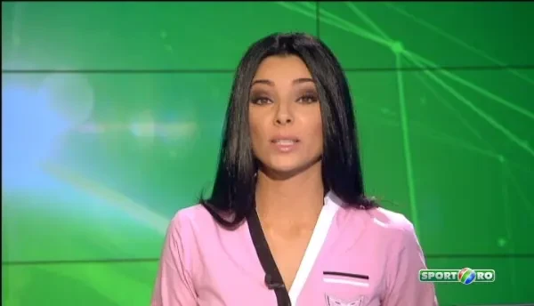 Super imagini azi la National Arena: "Eu sunt mascota Romaniei din 94! Am venit incarcat de bioenergie, costumat in Napoleon!"