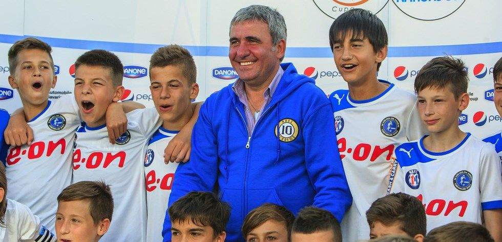 Hagi l-a descoperit pe noul INIESTA! El e neamtul care face senzatie acum la MONDIALUL juniorilor pentru Romania. VIDEO