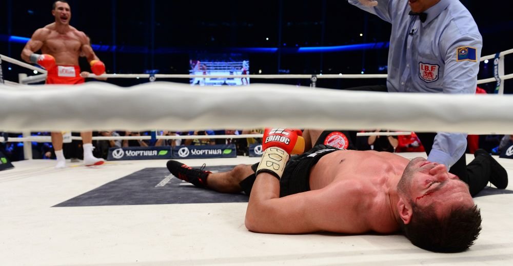 KO DEVASTATOR! Pulev, distrus de Wladimir Klitschko in 5 runde! Macelul a fost oprit dupa ce bulgarul a fost pus la podea de 4 ori_3