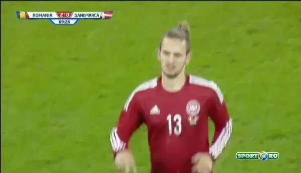 REACTIA publicului cand a intrat Cosmin Moti pe teren! Chiriches a fost singurul care l-a APLAUDAT! VIDEO