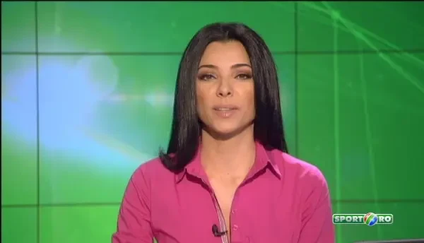 Moment demential in timpul interviului cu Giroud! A luat telefonul si a aratat: "Uite, seamana cu Keseru" :)