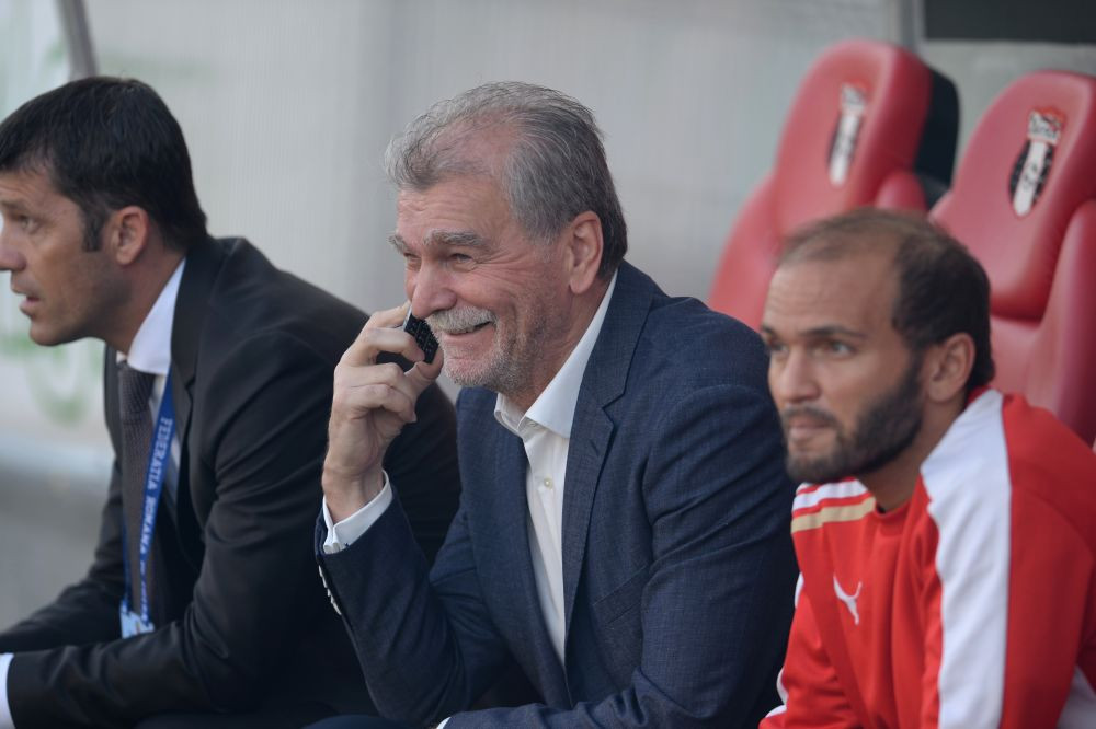 Ce probleme, care insolventa? Cu ce salariu regesc l-a convins Rapid pe Dinu Vama sa semneze! Bonus: un BMW X5