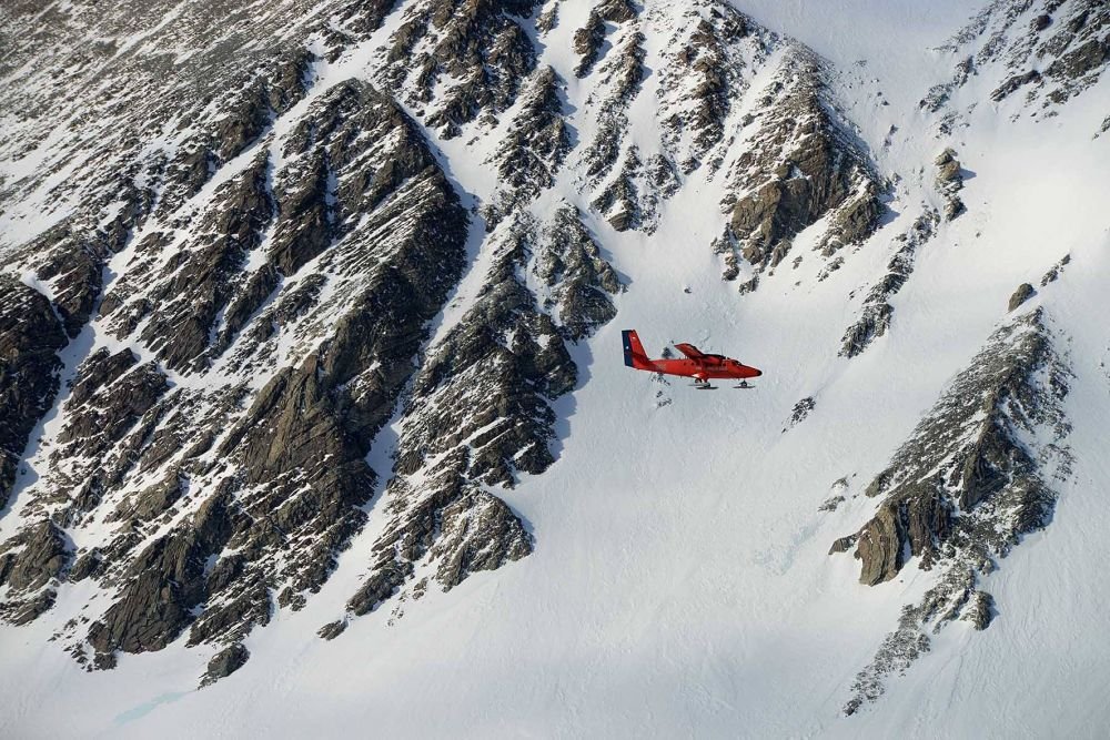 Romanca de la capatul lumii. Consultant bancar, a inceput sa alerge acum 18 luni, azi a cucerit Antarctica in cel mai dur maraton_5