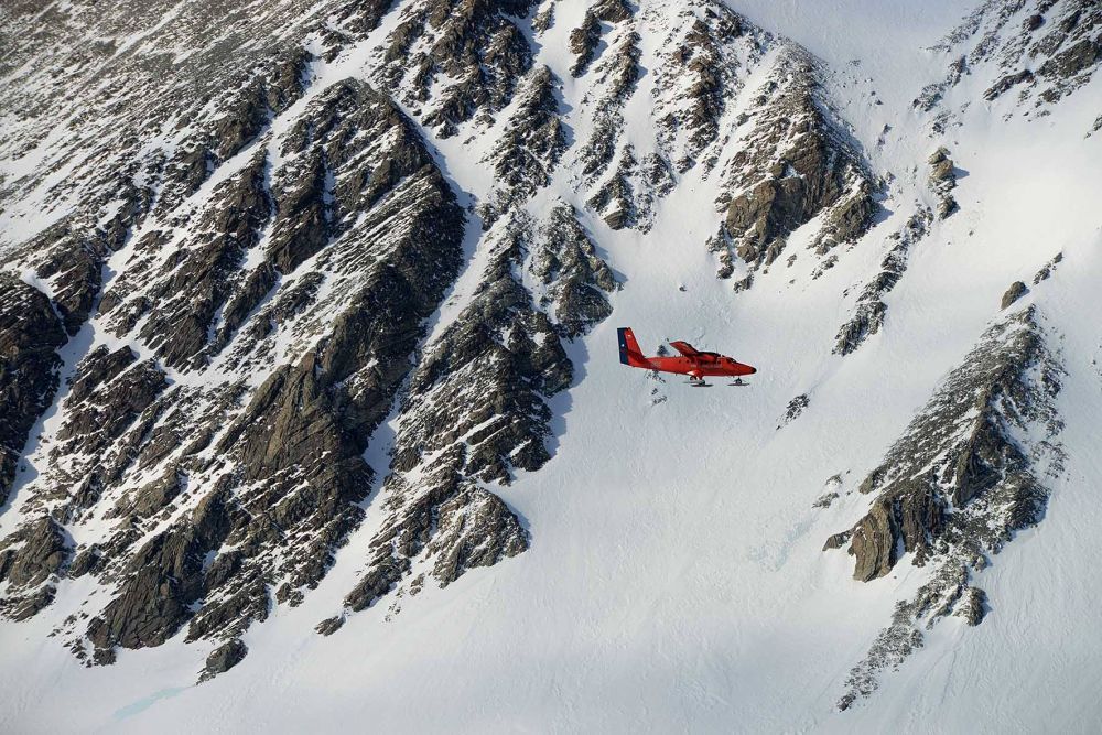 Romanca de la capatul lumii. Consultant bancar, a inceput sa alerge acum 18 luni, azi a cucerit Antarctica in cel mai dur maraton_5