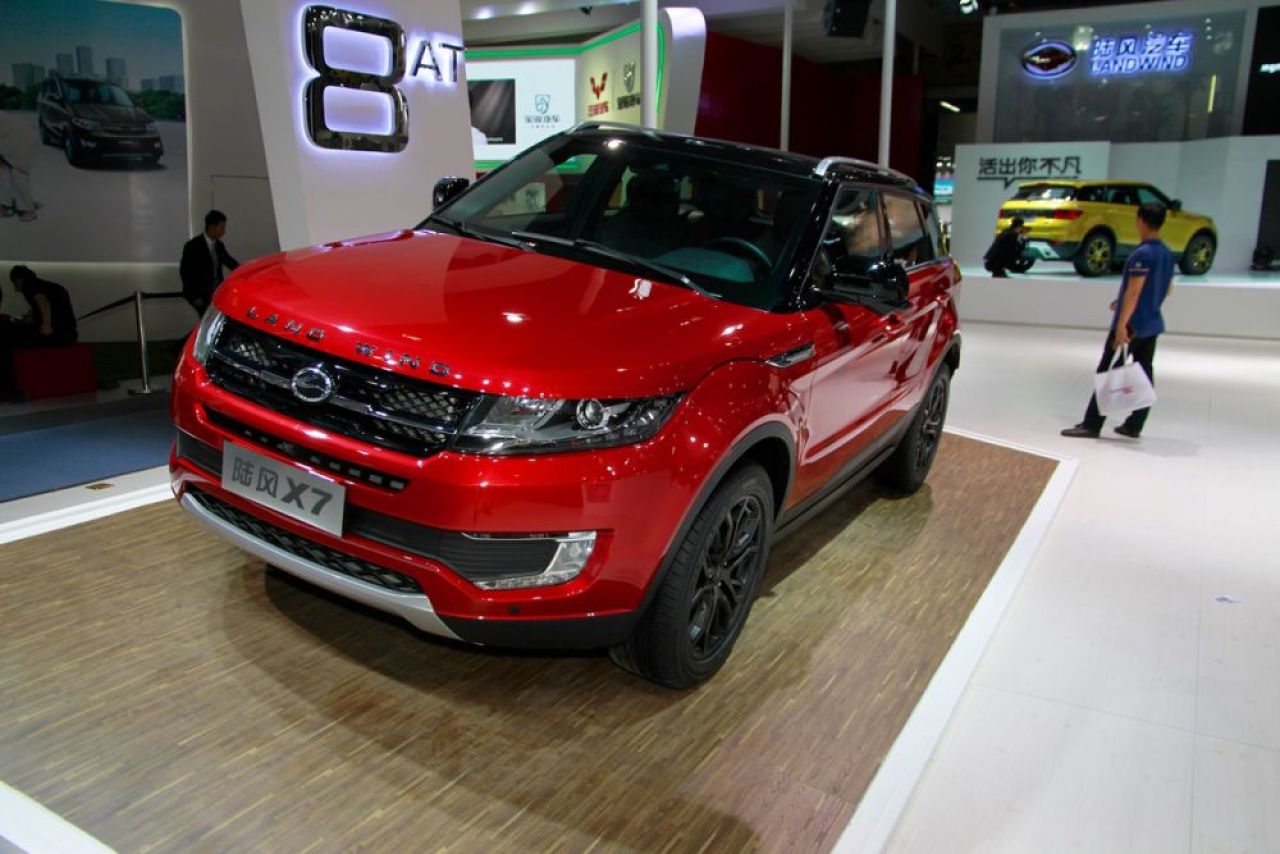 ATACUL clonelor! Chinezii au copiat cu nesimtire Range Rover Evoque, britanicii sunt scandalizati! Cat costa versiunea chinezeasca_1