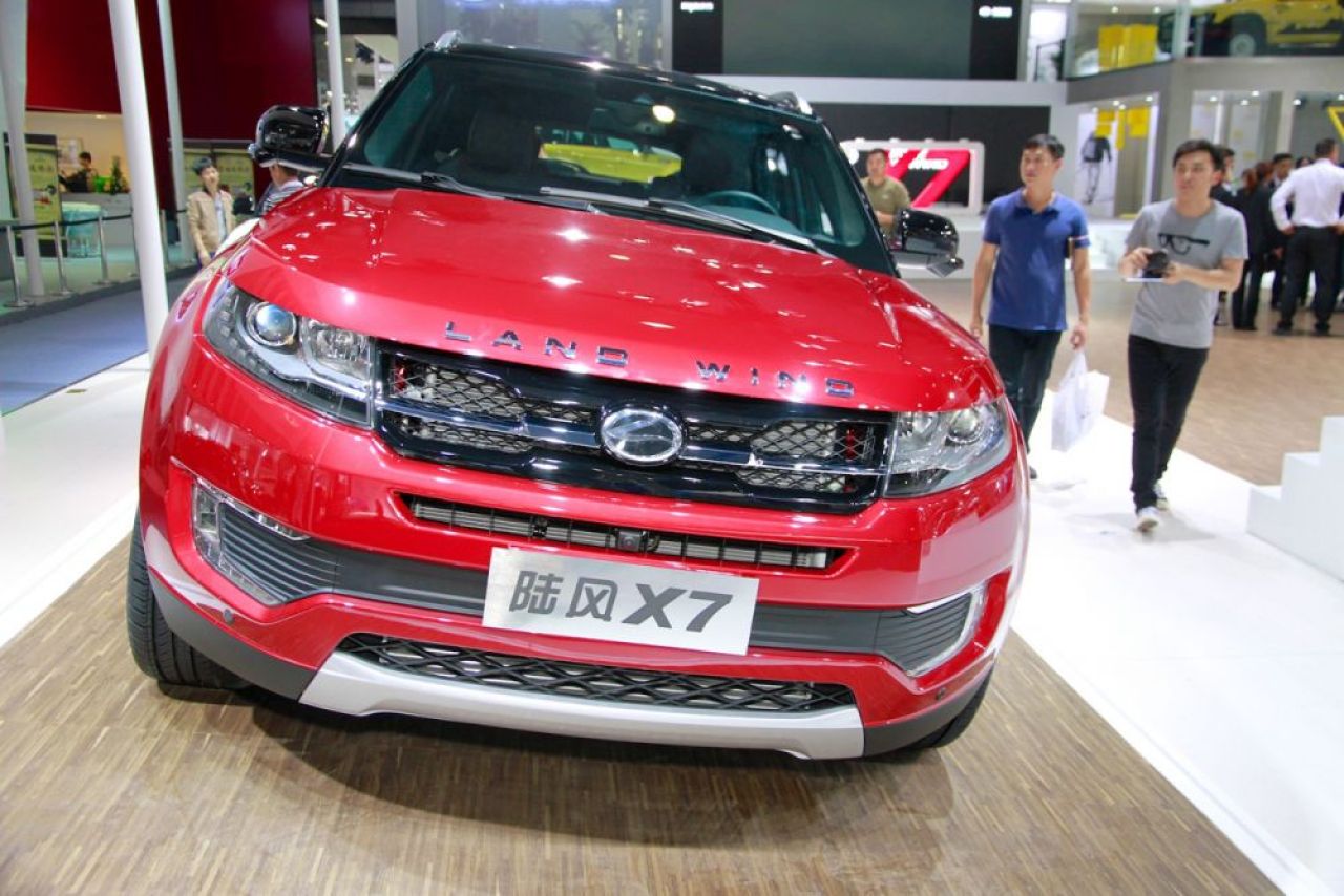 ATACUL clonelor! Chinezii au copiat cu nesimtire Range Rover Evoque, britanicii sunt scandalizati! Cat costa versiunea chinezeasca_3