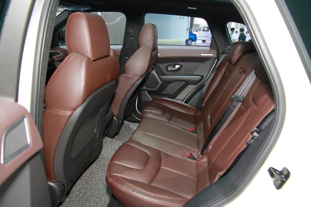 ATACUL clonelor! Chinezii au copiat cu nesimtire Range Rover Evoque, britanicii sunt scandalizati! Cat costa versiunea chinezeasca_12