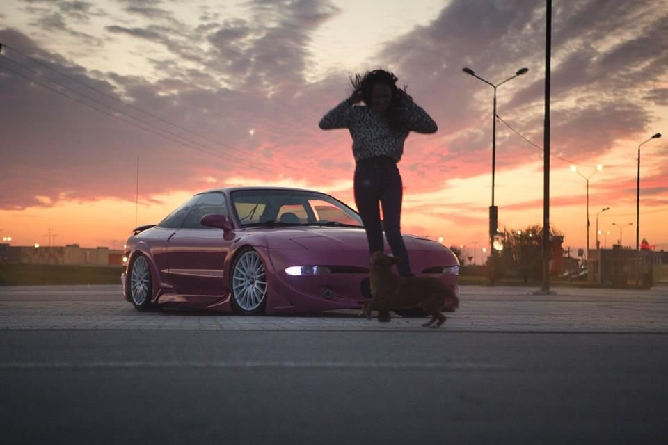 VIDEO Femeia din Romania cu masina roz, pasionata de drifturi! Masina i-a luat FOC in timpul competitiei in urma cu cateva zile_2