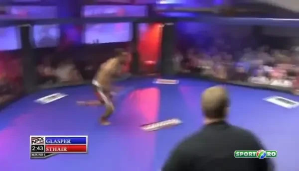 Usain Bolt s-a apucat de MMA si a dat un KO FULGERATOR!