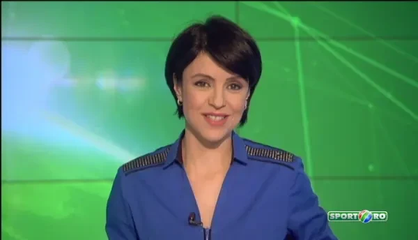 Cele mai sexy fete din ringul de bataie au facut show la CANTAR! Barbatii din sala au zambit cu gura pana la urechi :)