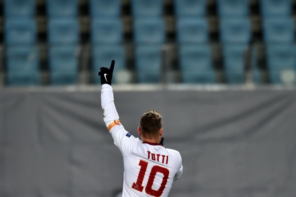 RECORD pentru un idol apreciat de milioane de oameni! Ce viteza a avut sutul lui TOTTI, magicianul celor de la AS Roma! VIDEO_4