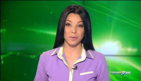 Are 2 metri si peste 100 de kilograme. El este cel mai greu Mos Craciun din sport, anul asta, in Romania. VIDEO