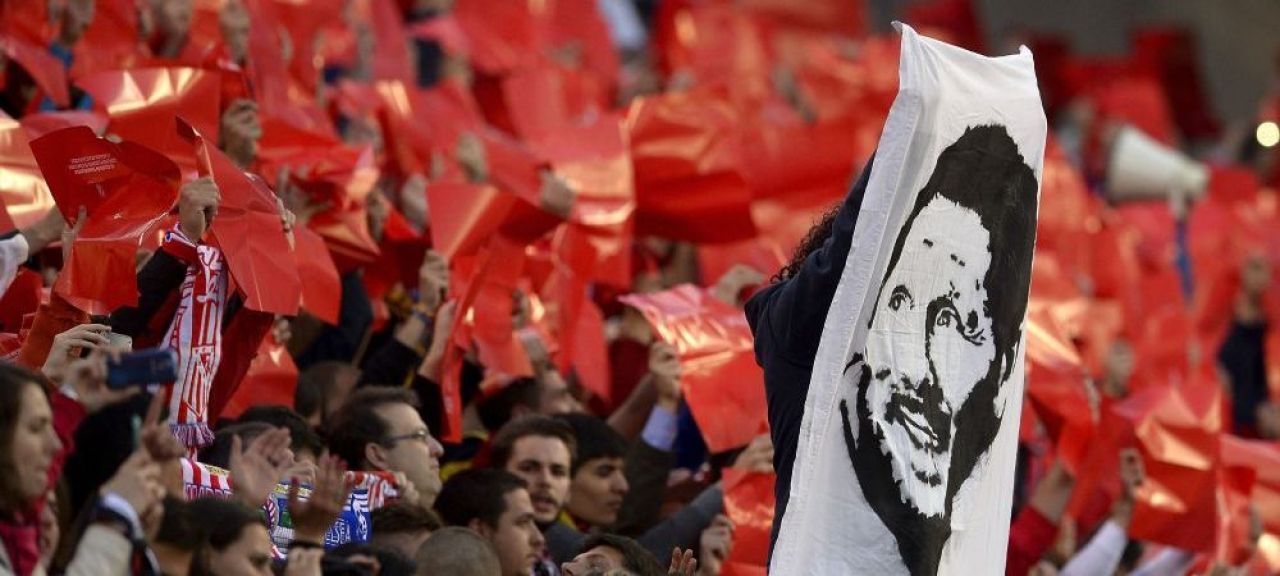 Imagini ORIBILE cu bataia dintre ultrasii lui Atletico si Depor! Un fan al lui Depor a murit la spital, dupa bataie! VIDEO_1