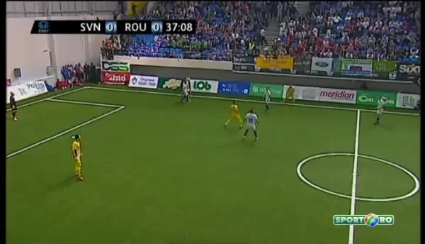 ROMANIA 1-0 SLOVENIA. Gooooool Craciun! Romania deschide scorul cu un gol fabulos reusit cu calcaiul