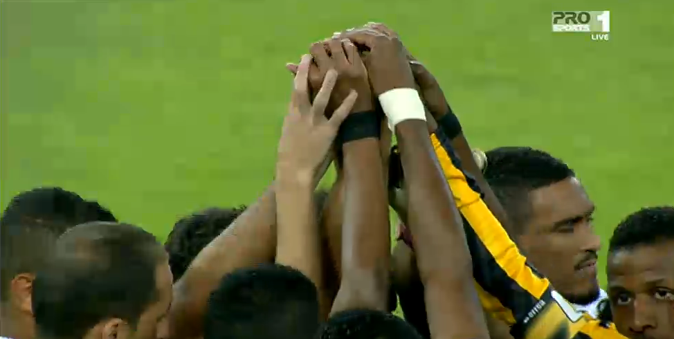 A fost pace in AL CLASICO Tensiune maxima in Piti vs Reghe, jucatorii au BOMBARDAT peluzele! Ce s-a intamplat in Ittihad - Hilal_7