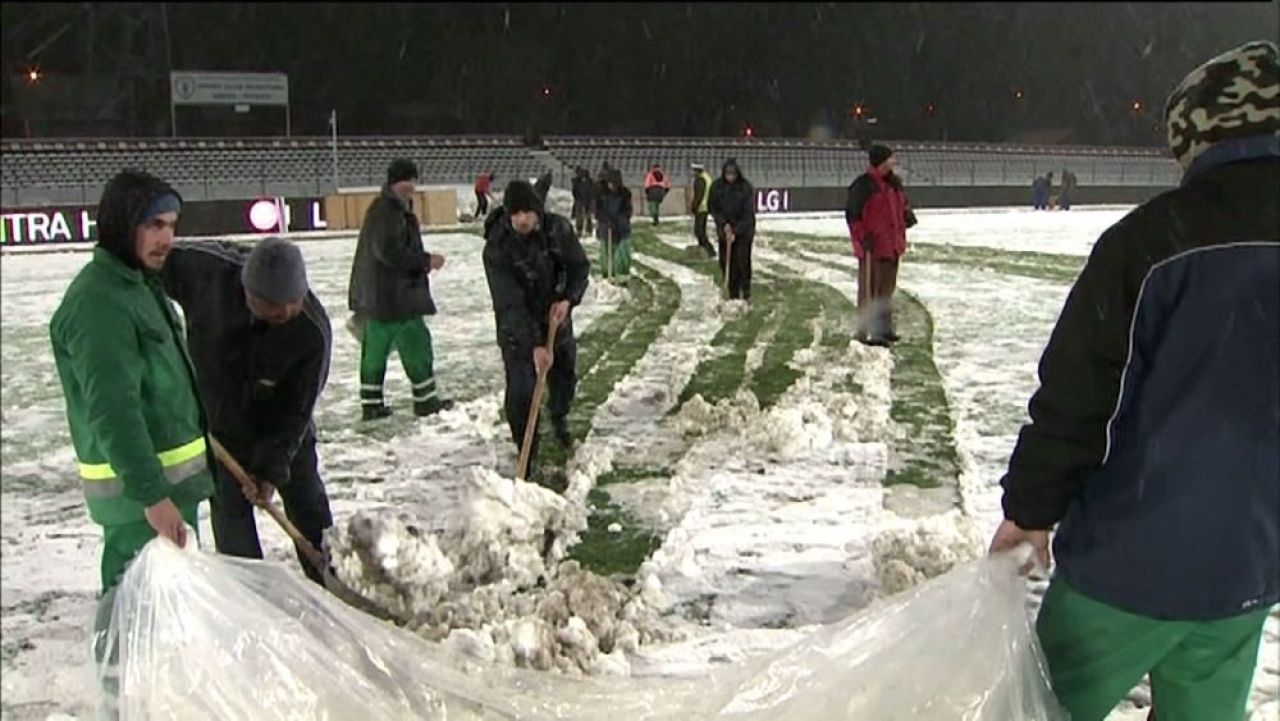 Modelul Pitesti! Cum se curata un gazon de zapada in 14 pasi spectaculos de simpli_7