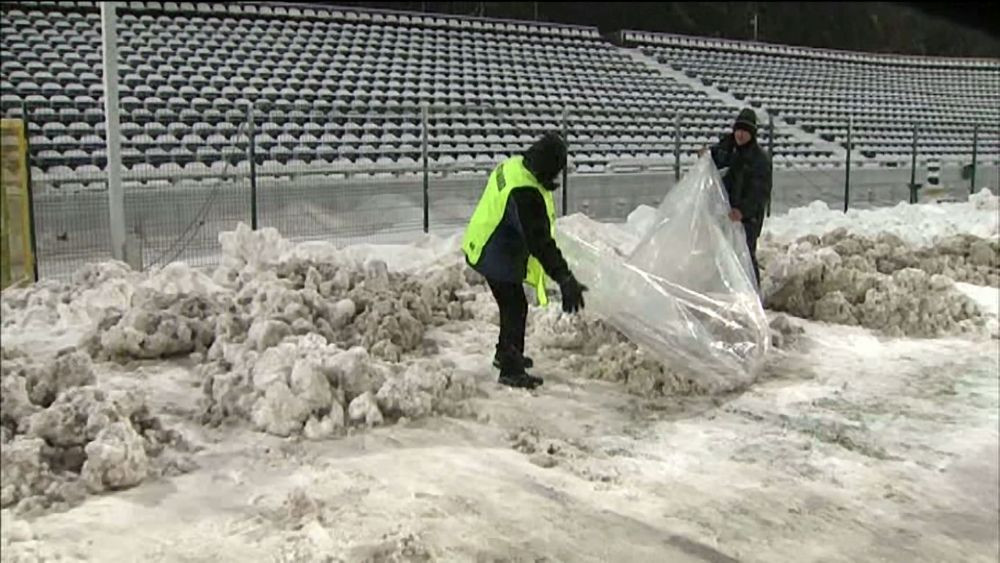 Modelul Pitesti! Cum se curata un gazon de zapada in 14 pasi spectaculos de simpli_8